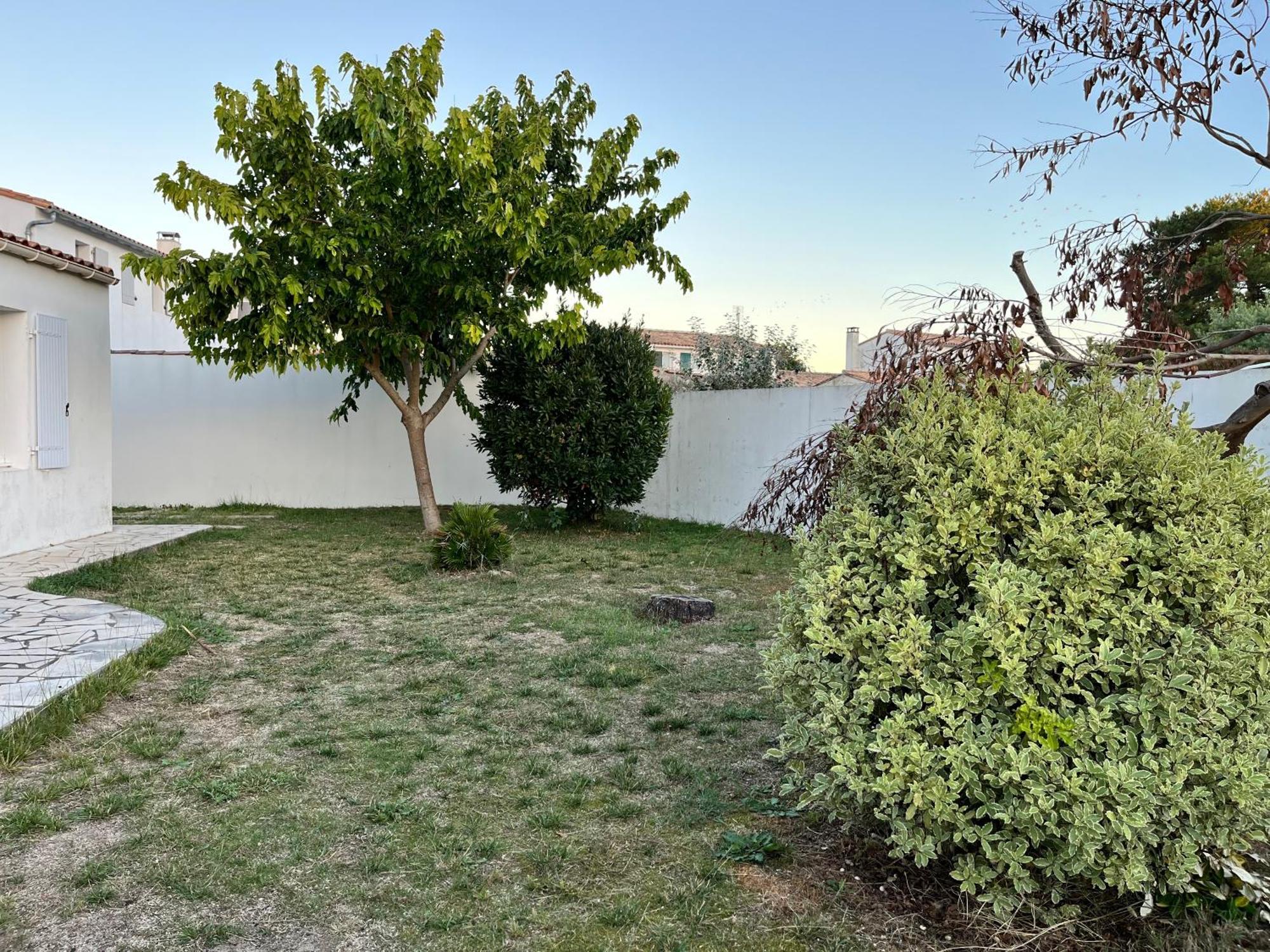Holiday home Maison Lumineuse A Ars En Re